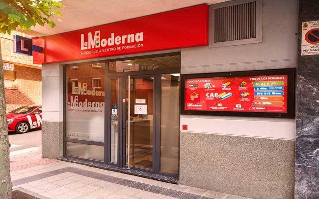 Autoescuela la moderna - puerta principal