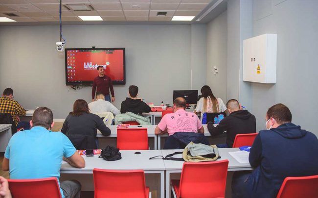 Autoescuela la moderna - clases teóricas carnet