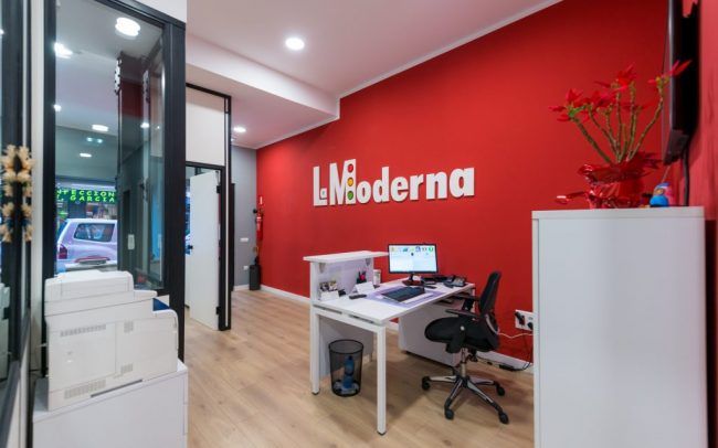 Entrada de Autoescuela la moderna